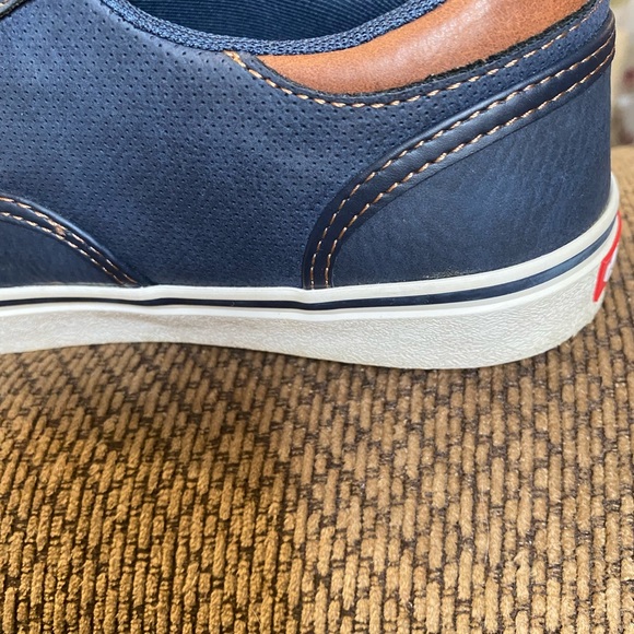 Levi’s shoes - Picture 2 of 7